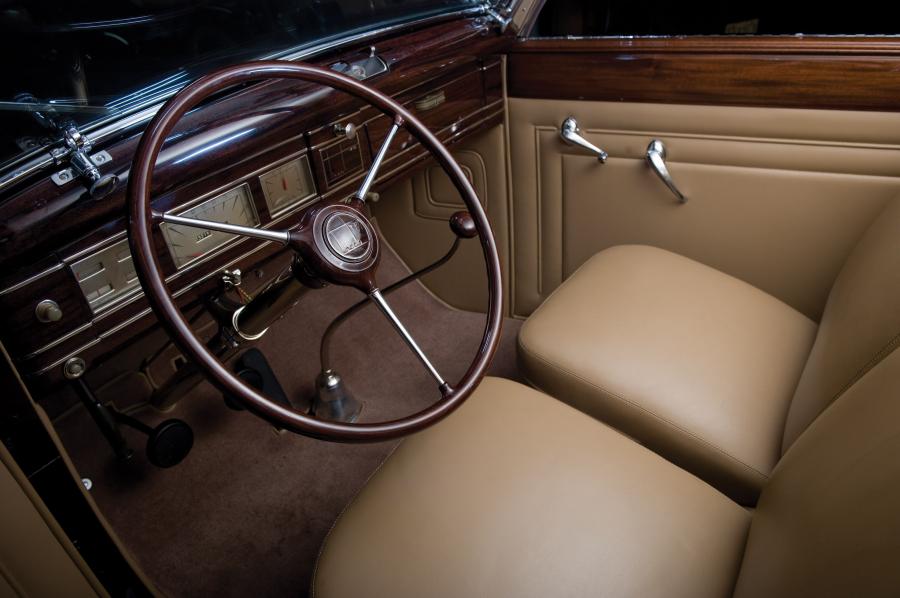  Lincoln Model K Convertible Victoria by Brunn 1937 года  (фото 4 из 7)